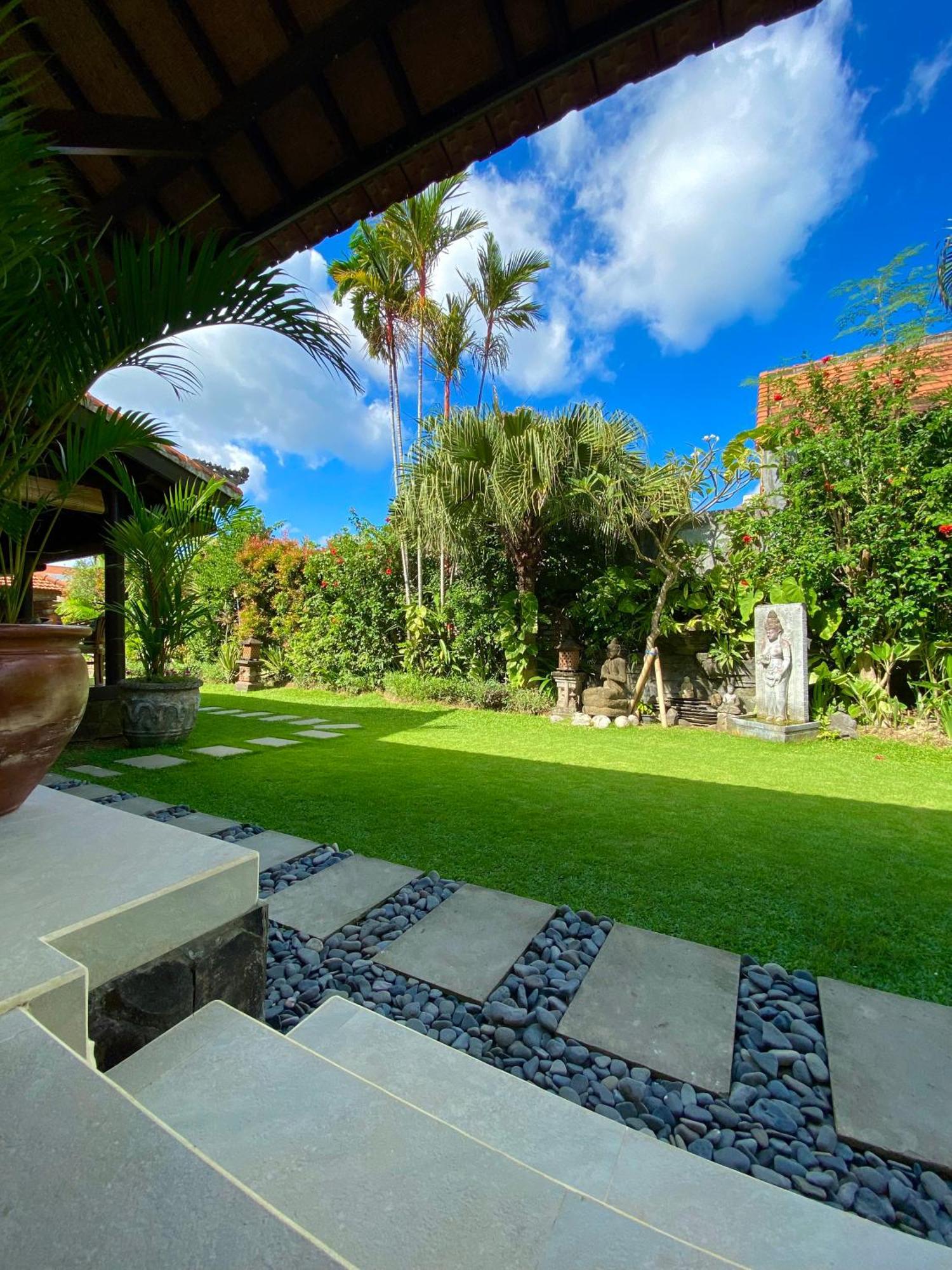 Hotel Puri Ayu Canggu Exterior foto