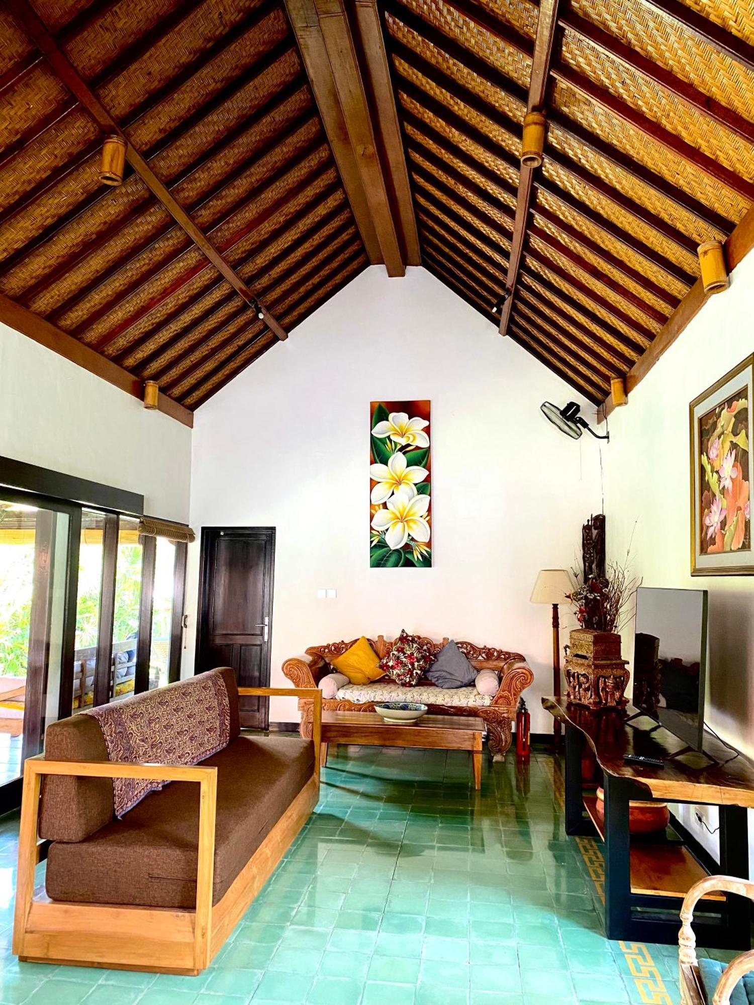 Hotel Puri Ayu Canggu Exterior foto